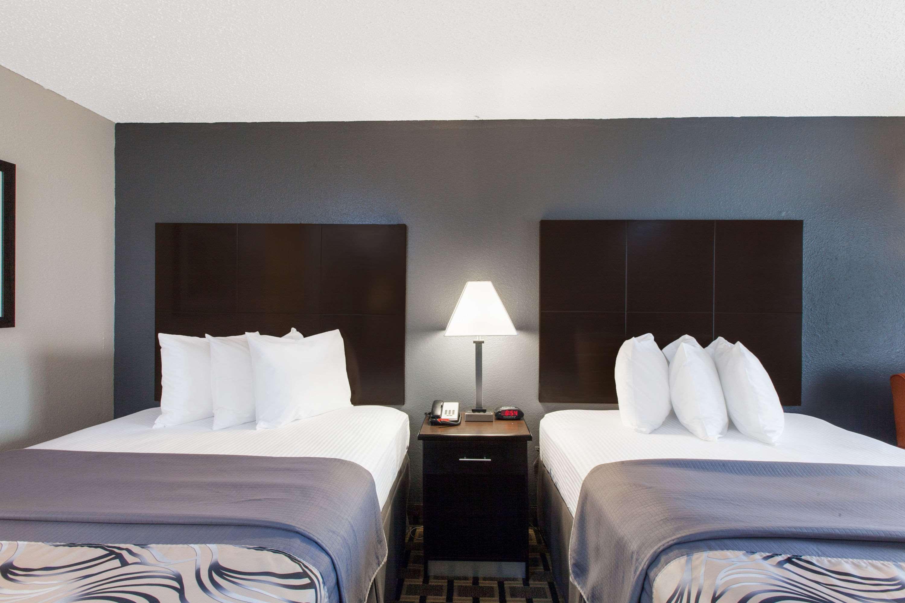 Days Inn By Wyndham Ennis Exteriér fotografie