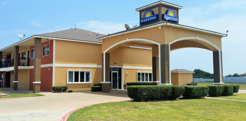 Days Inn By Wyndham Ennis Exteriér fotografie